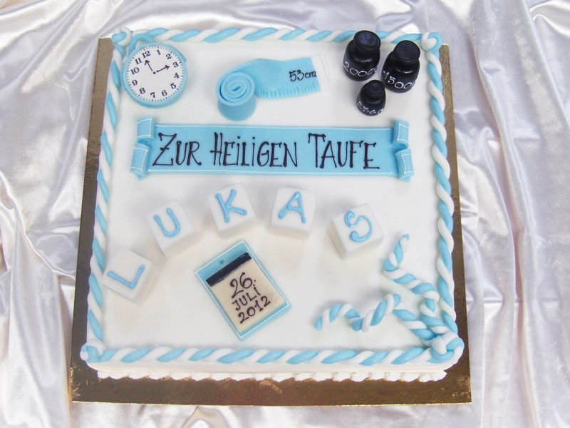 Tauftorte in blau oder rosa
