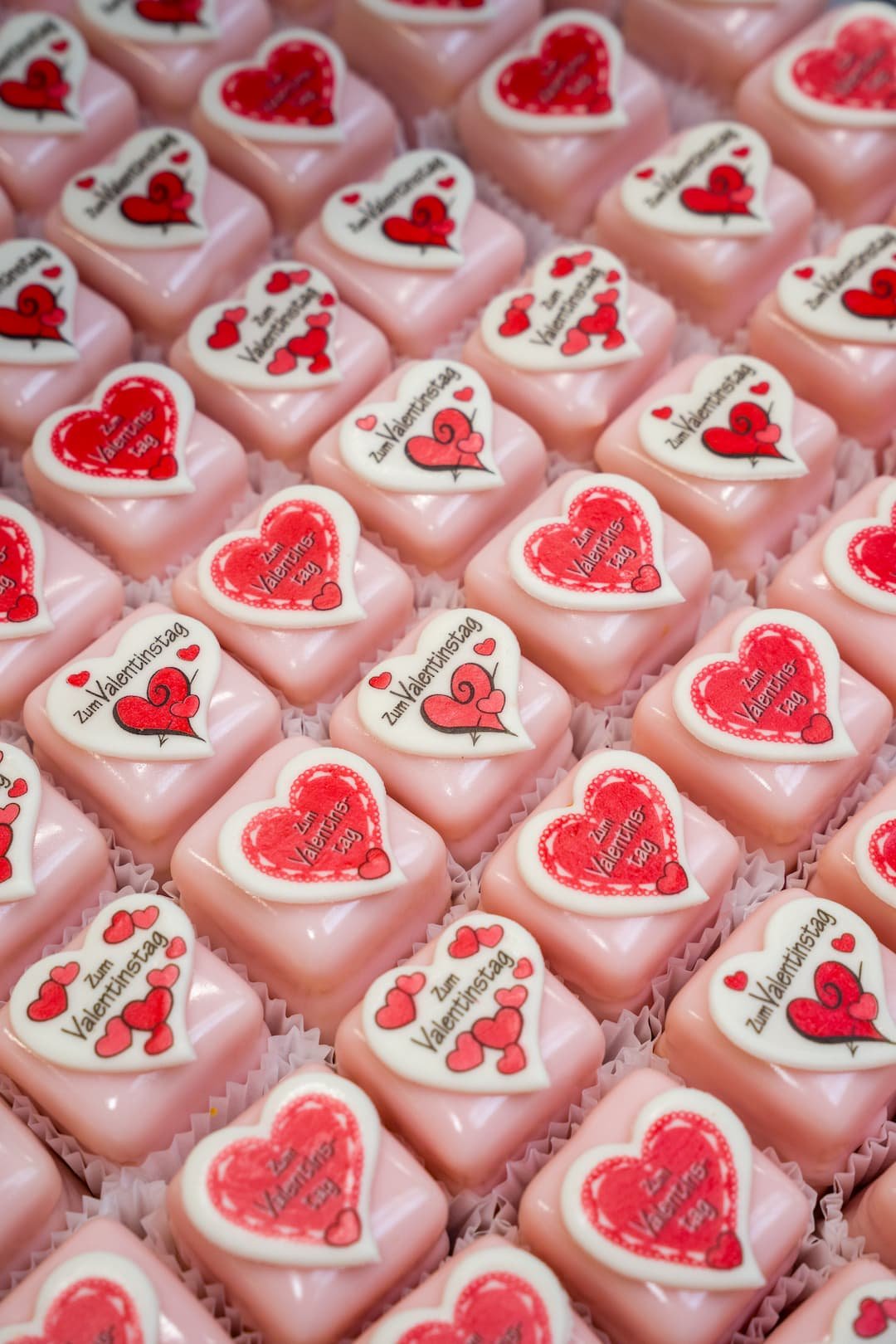 Valentinstag Herzpralinen eckig